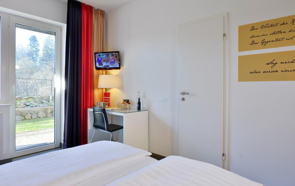 Hotel Fliegendes Klassenzimmer Bad Berleburg Bagian luar foto