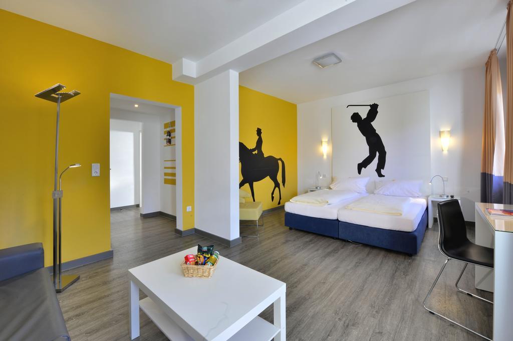 Hotel Fliegendes Klassenzimmer Bad Berleburg Bagian luar foto