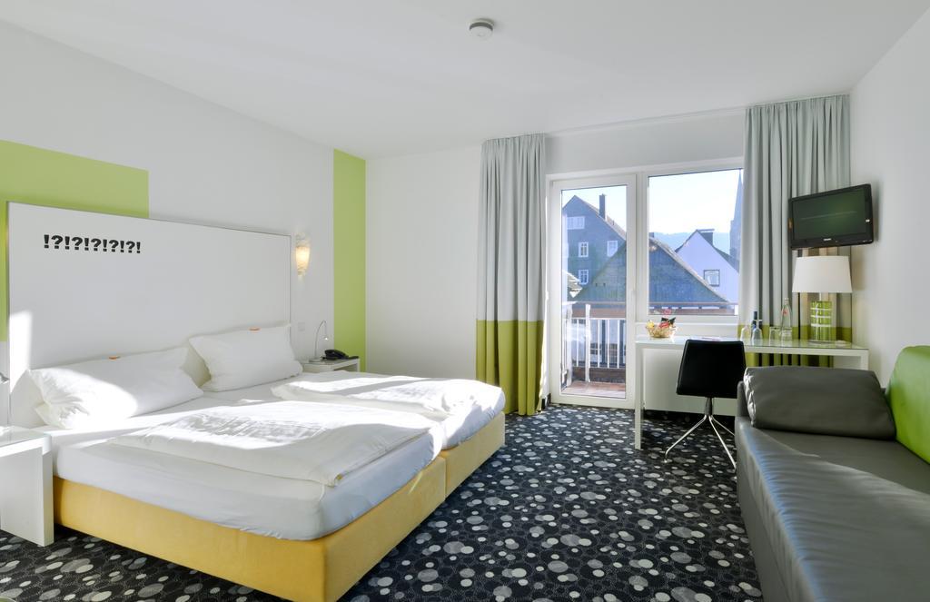 Hotel Fliegendes Klassenzimmer Bad Berleburg Bagian luar foto
