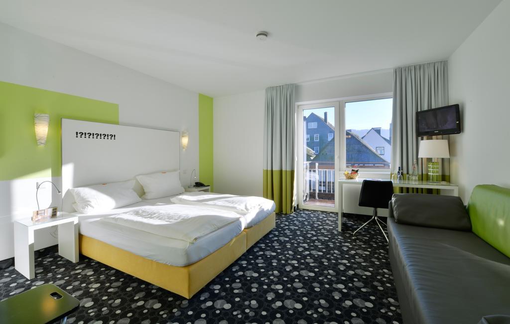 Hotel Fliegendes Klassenzimmer Bad Berleburg Bagian luar foto