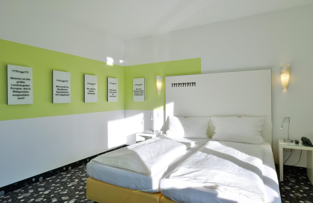 Hotel Fliegendes Klassenzimmer Bad Berleburg Bagian luar foto