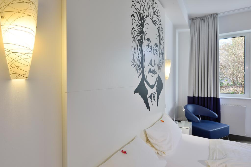 Hotel Fliegendes Klassenzimmer Bad Berleburg Bagian luar foto