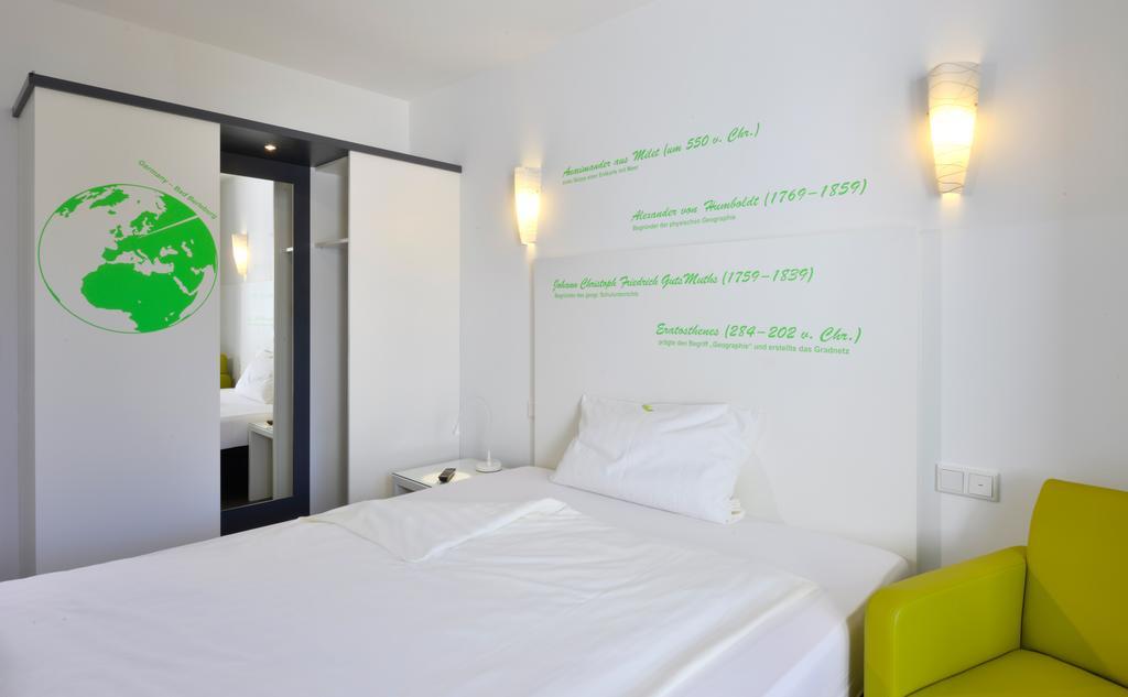 Hotel Fliegendes Klassenzimmer Bad Berleburg Bagian luar foto